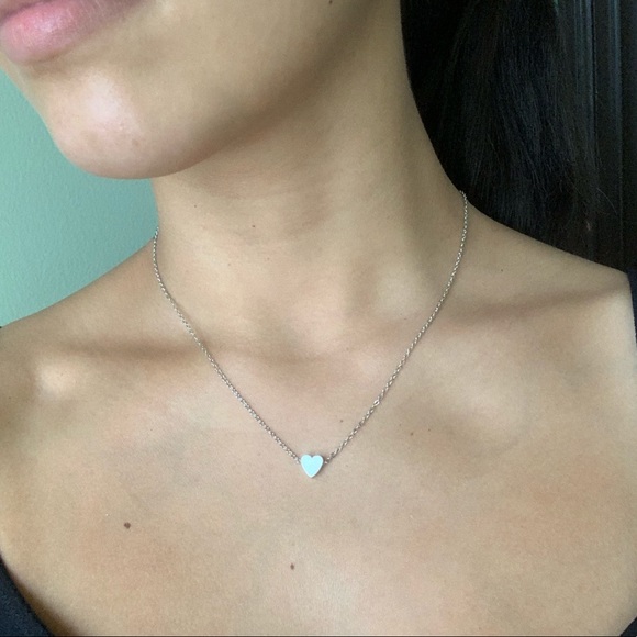 Dainty Silver heart chain layering necklace - Picture 2 of 4